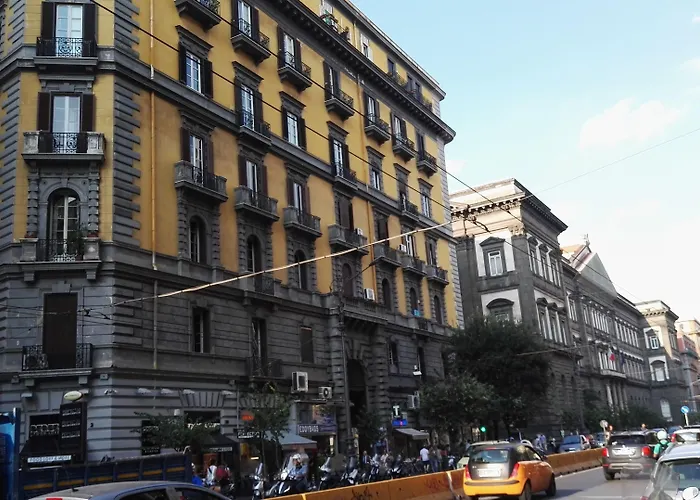 Hotel Be Italian Flat Bovio Napoli